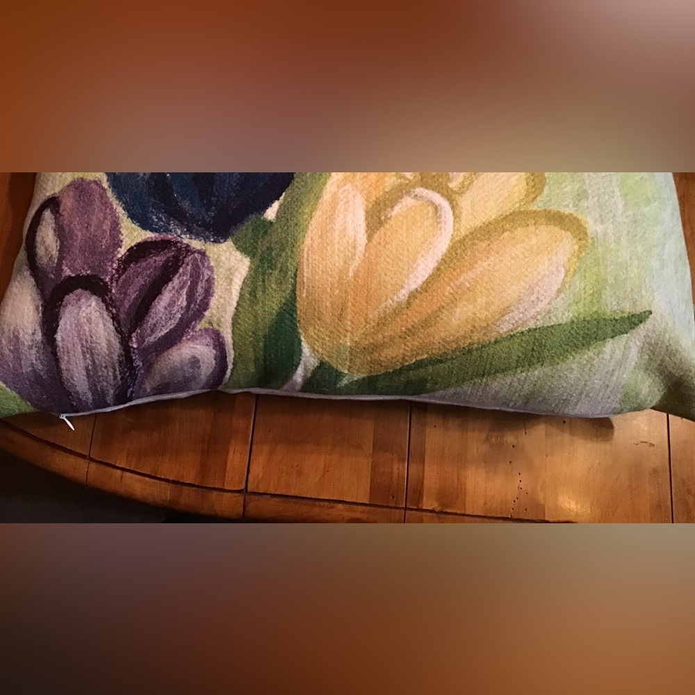 NWOT Beautiful Floral Outdoor Pillow